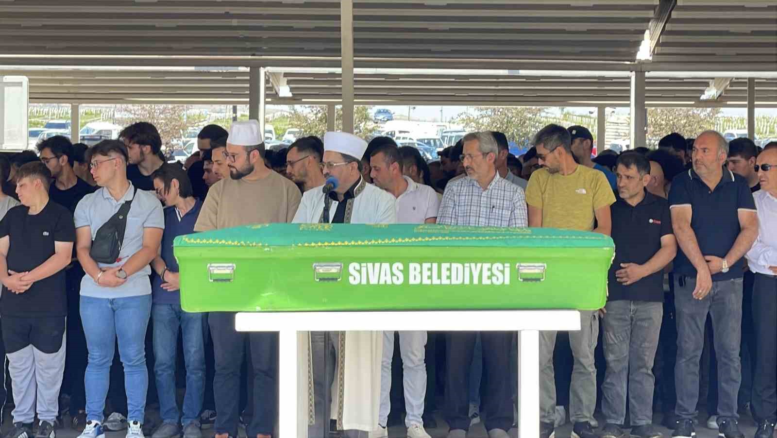 Kazadan 21 gün sonra hayatını kaybeden genç, son yolculuğuna uğurlandı