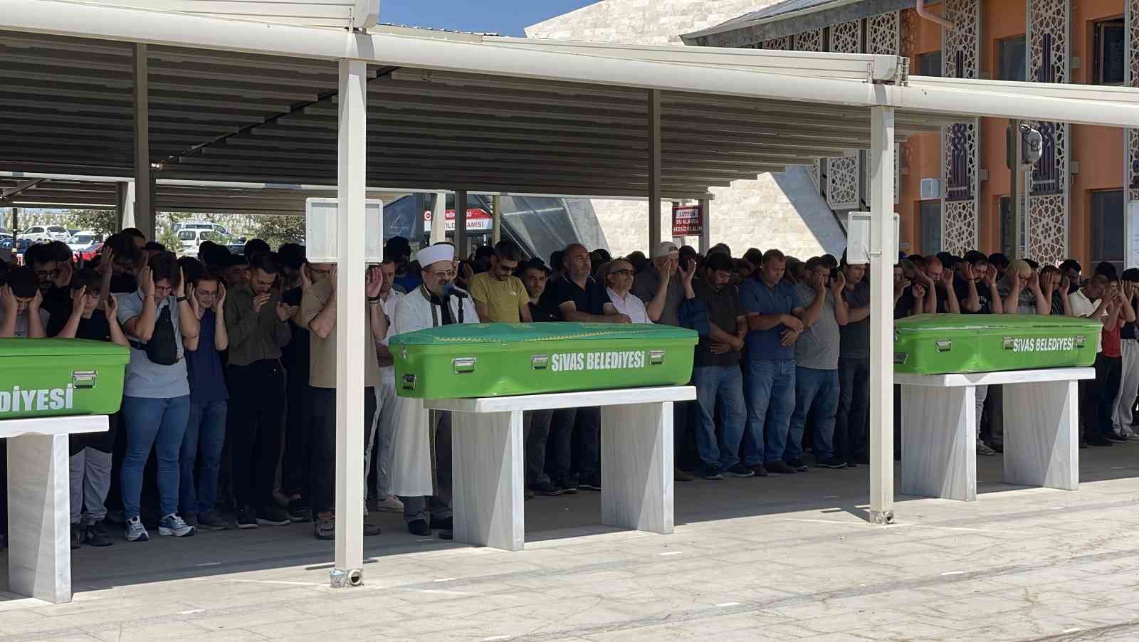 Kazadan 21 gün sonra hayatını kaybeden genç, son yolculuğuna uğurlandı