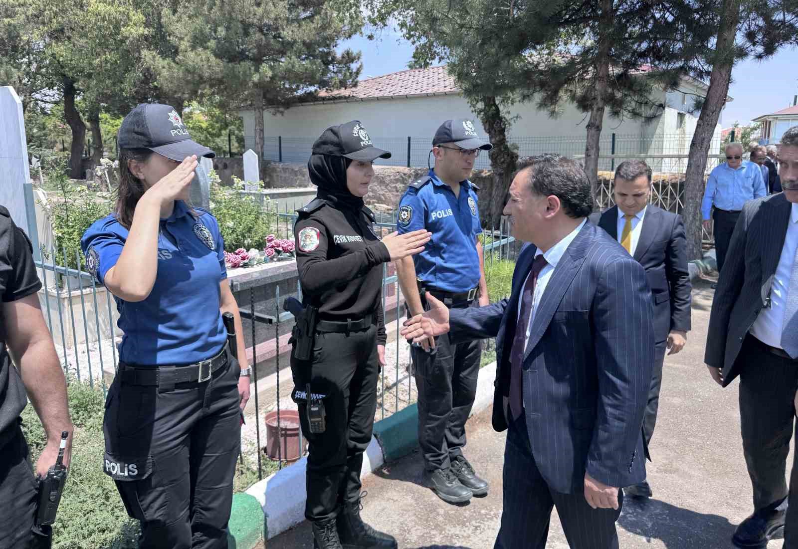 15 Temmuz şehidi Kübra Doğanay, kabri başında anıldı
