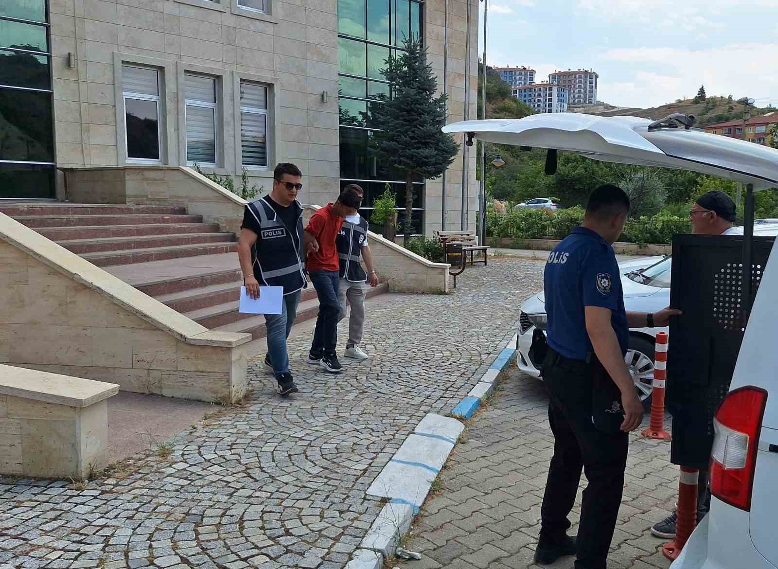 Ağına düşürdüğü vatandaşı 1,5 milyon TL dolandıran şüpheli polisten kaçamadı