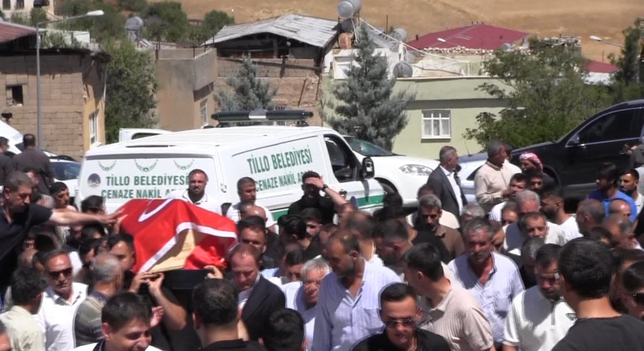Hayatını kaybeden belediye başkanı son yolculuğuna uğurlandı