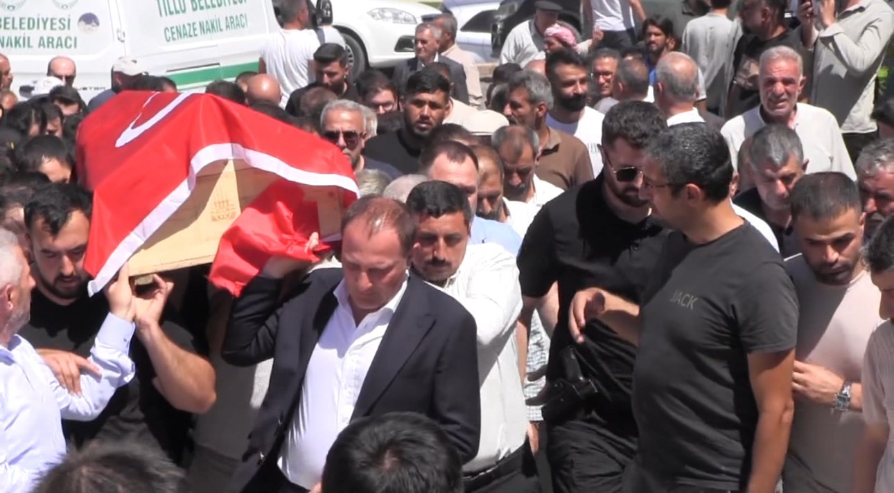 Hayatını kaybeden belediye başkanı son yolculuğuna uğurlandı