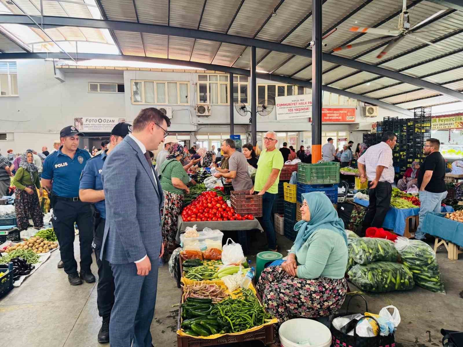Kaymakam Sözen pazarcı esnafı ve vatandaşlarla buluştu