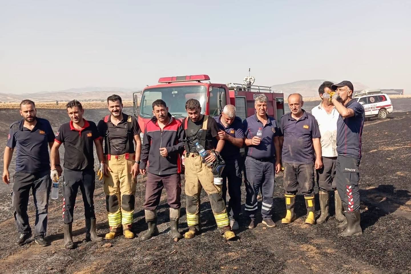 Yangına müdahale eden 4 personel dumandan etkilendi