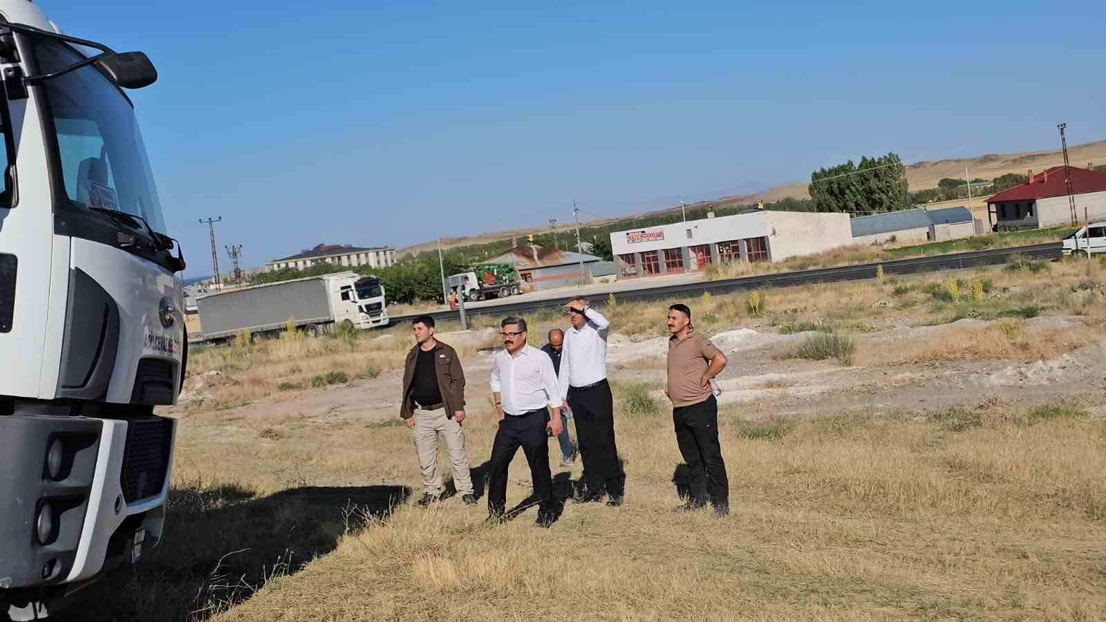 Adilcevaz’da 500 dönüm alan kül oldu