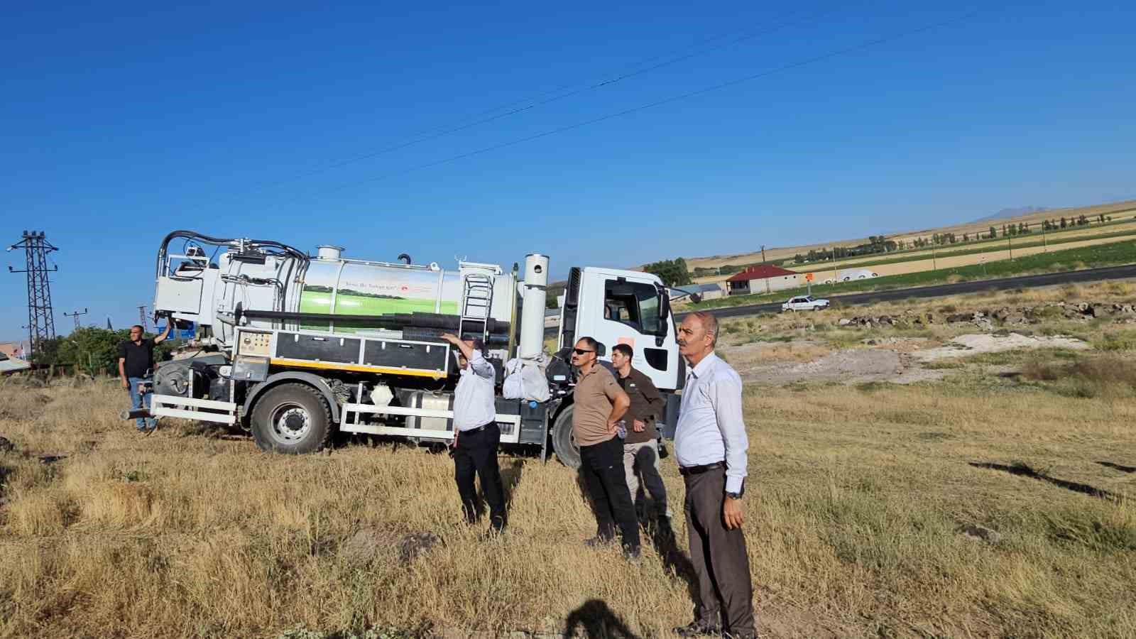 Adilcevaz’da 500 dönüm alan kül oldu