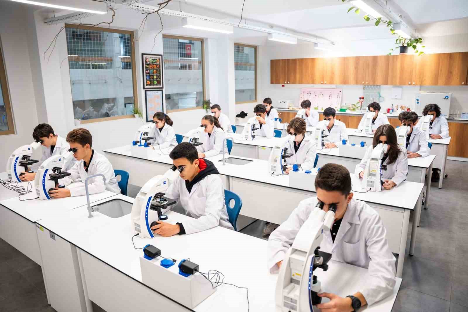 TÜBİTAK Fen Lisesi geleceğin bilim insanlarını arıyor: Başvurular 15 Temmuz’da sona eriyor
