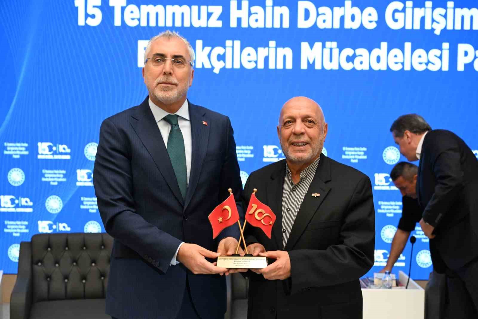 HAK-İŞ Genel Başkanı Arslan: "15 Temmuz’un bize kazandırdığı en önemli değer ülke genelinde birliğimizi korumaktır"
