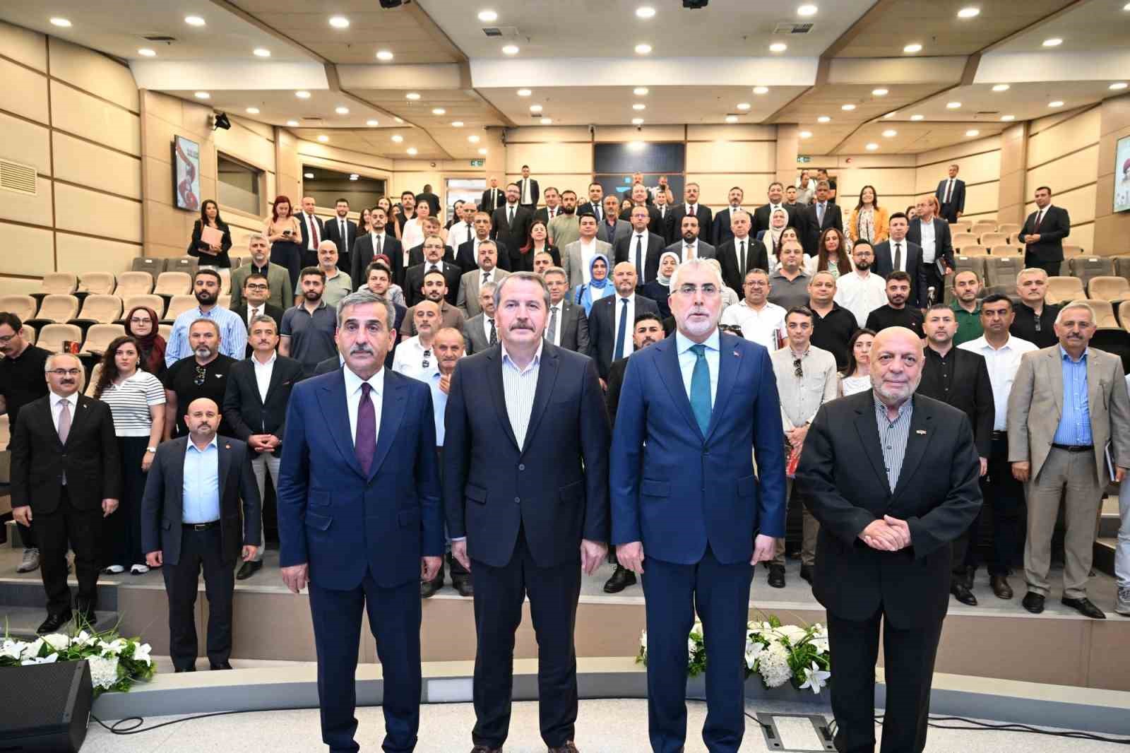 HAK-İŞ Genel Başkanı Arslan: "15 Temmuz’un bize kazandırdığı en önemli değer ülke genelinde birliğimizi korumaktır"