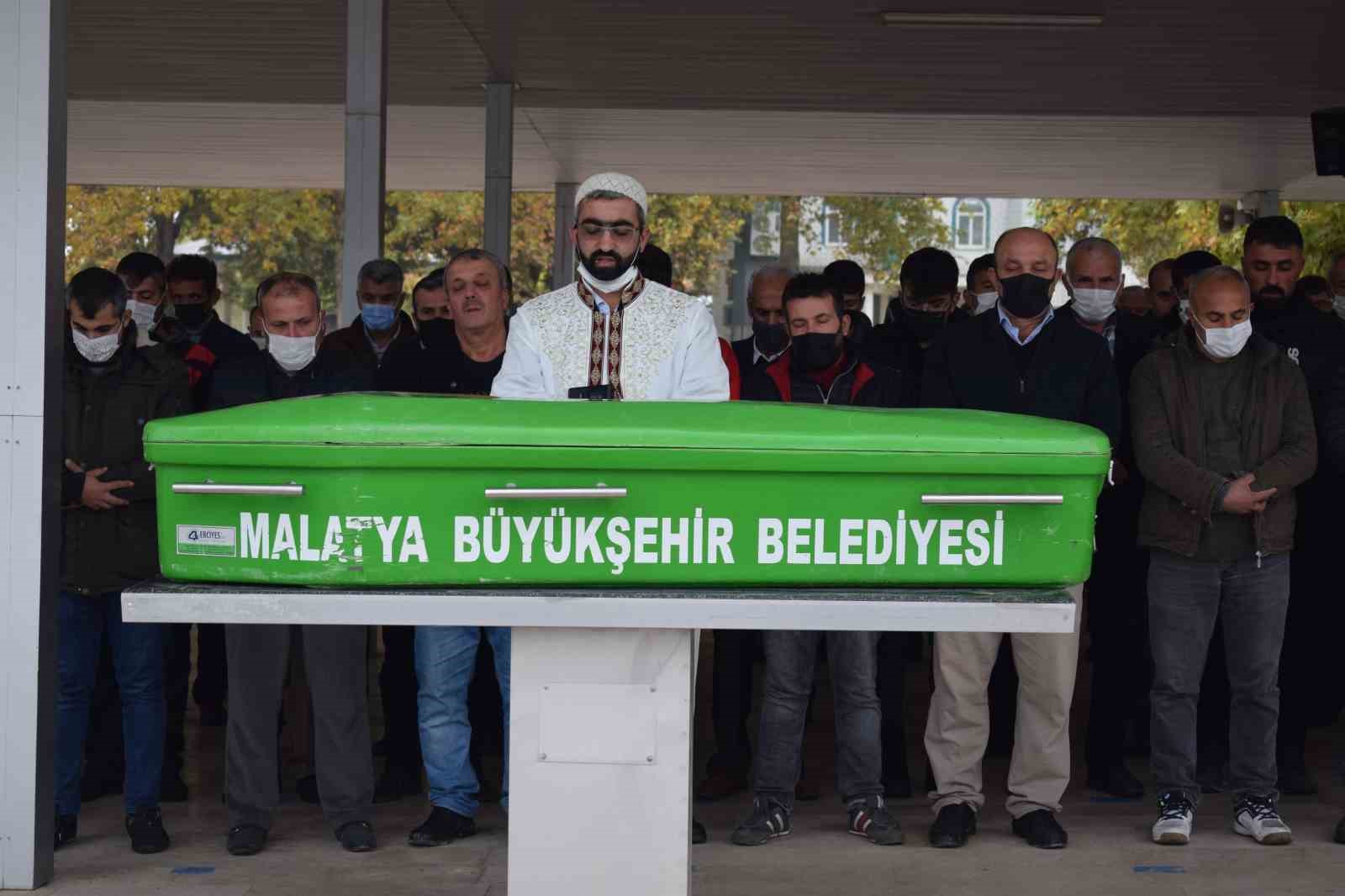 Eşini sokak ortasında öldüren sanığın cezası istinafta 24 yıla indirildi