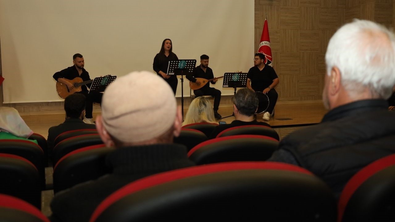 Kastamonu’da 15 temmuz’un 10. yılında kahramanlık türküleri seslendirildi