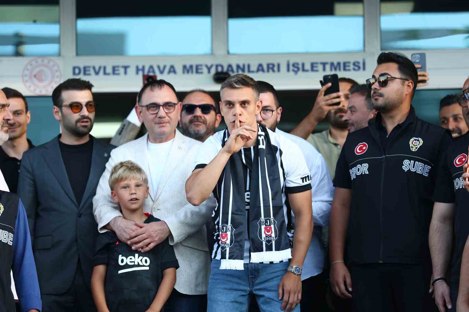Leandro Trossard, Beşiktaş için İstanbul’a geldi