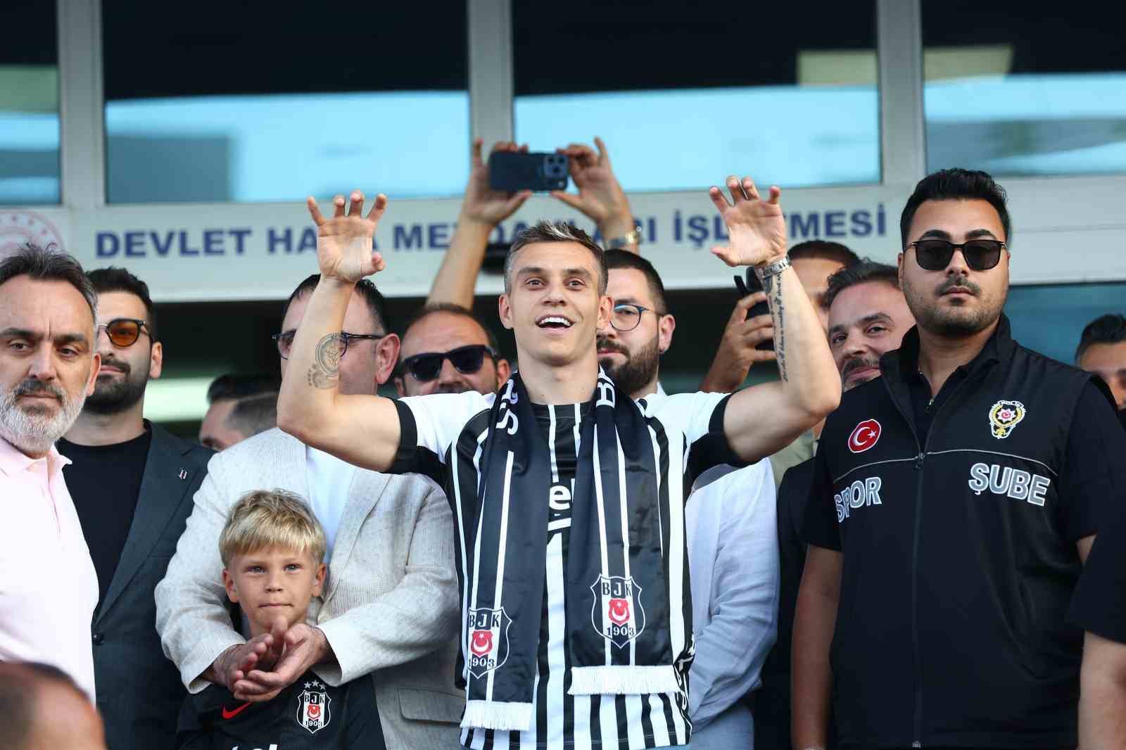 Leandro Trossard, Beşiktaş için İstanbul’a geldi