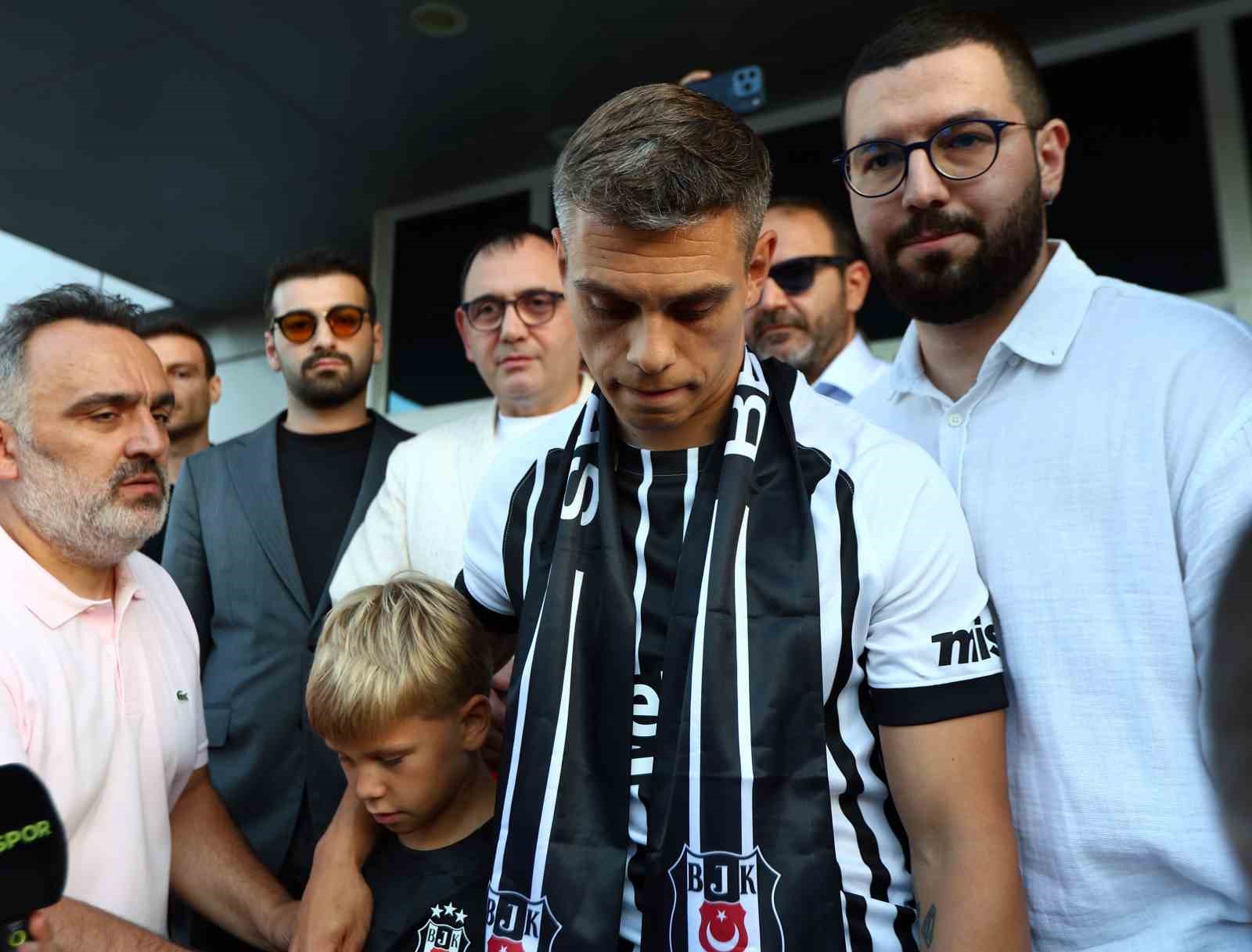 Leandro Trossard, Beşiktaş için İstanbul’a geldi