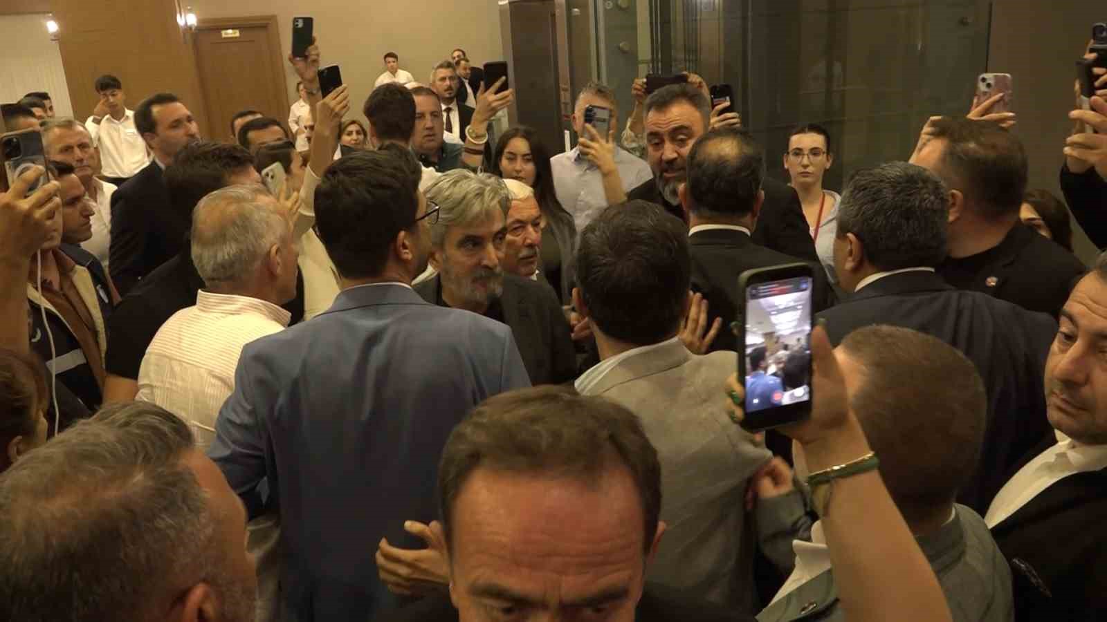 Bursa Büyükşehir Meclisi’nde tansiyon yükseldi