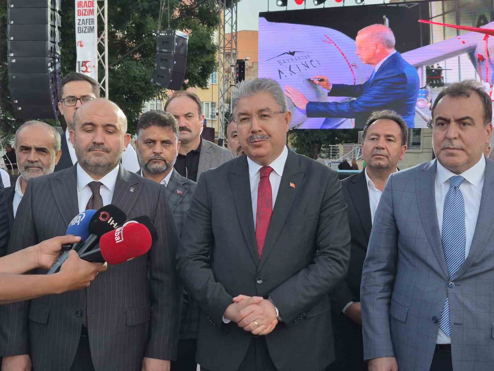 Eskişehir Valisi Yılmaz: "Yarın saat, akşam bu meydan inşallah dolup taşacak"