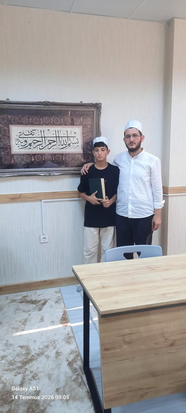 Burhaniye’de İmam Hatip Ortaokulu Kur’an Kursu ilk meyvesini verdi.