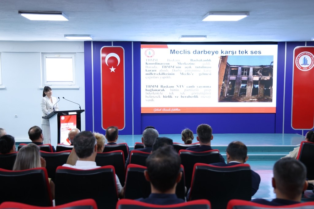 BEUN’da "10. Yılında 15 Temmuz: Milli Birlik ve Demokrasi Zaferi" konferansı