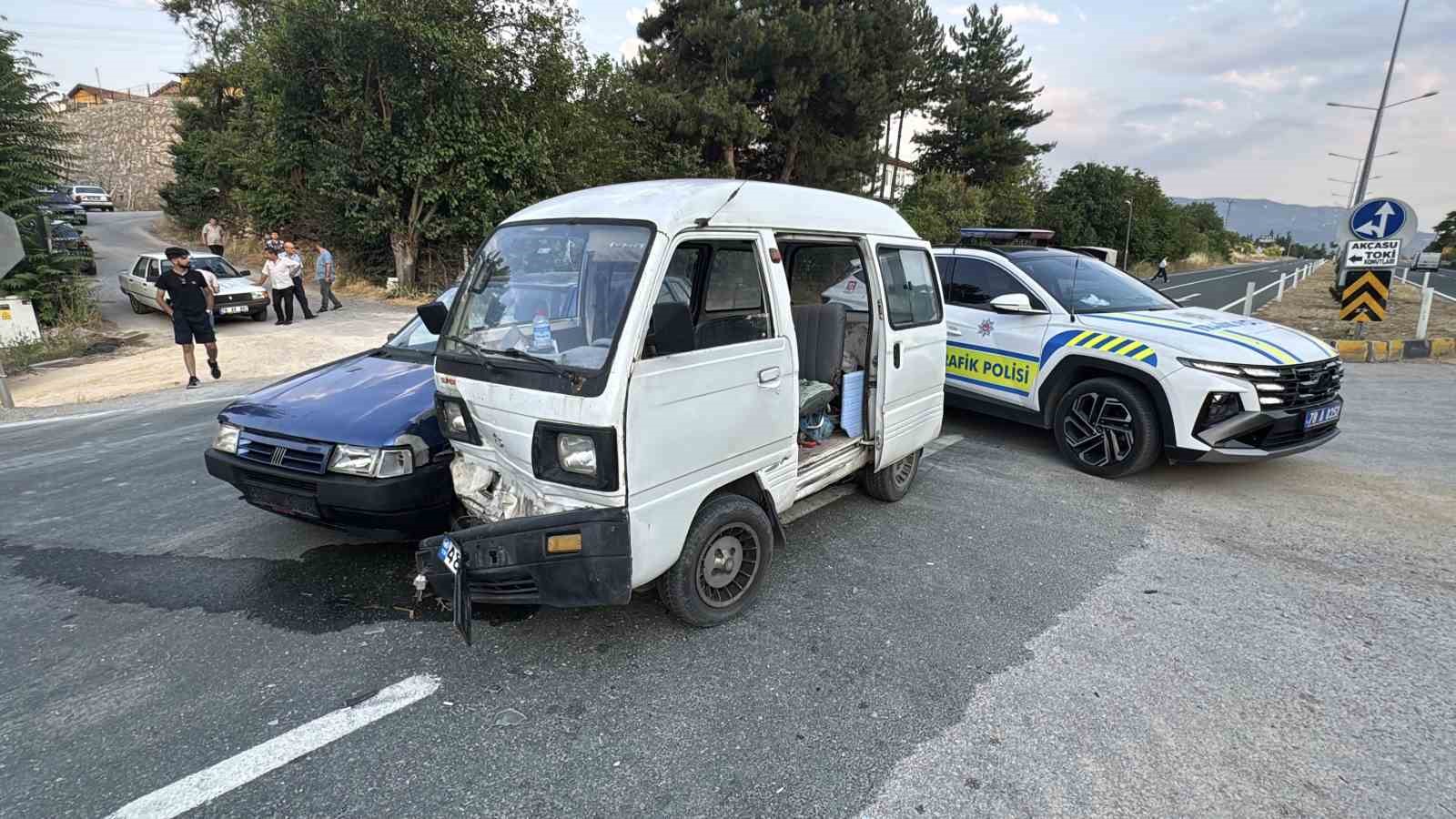 "Ceza yerine aracını yaptırayım" teklifinde bulunan alkollü sürücü polisi görünce kaçtı