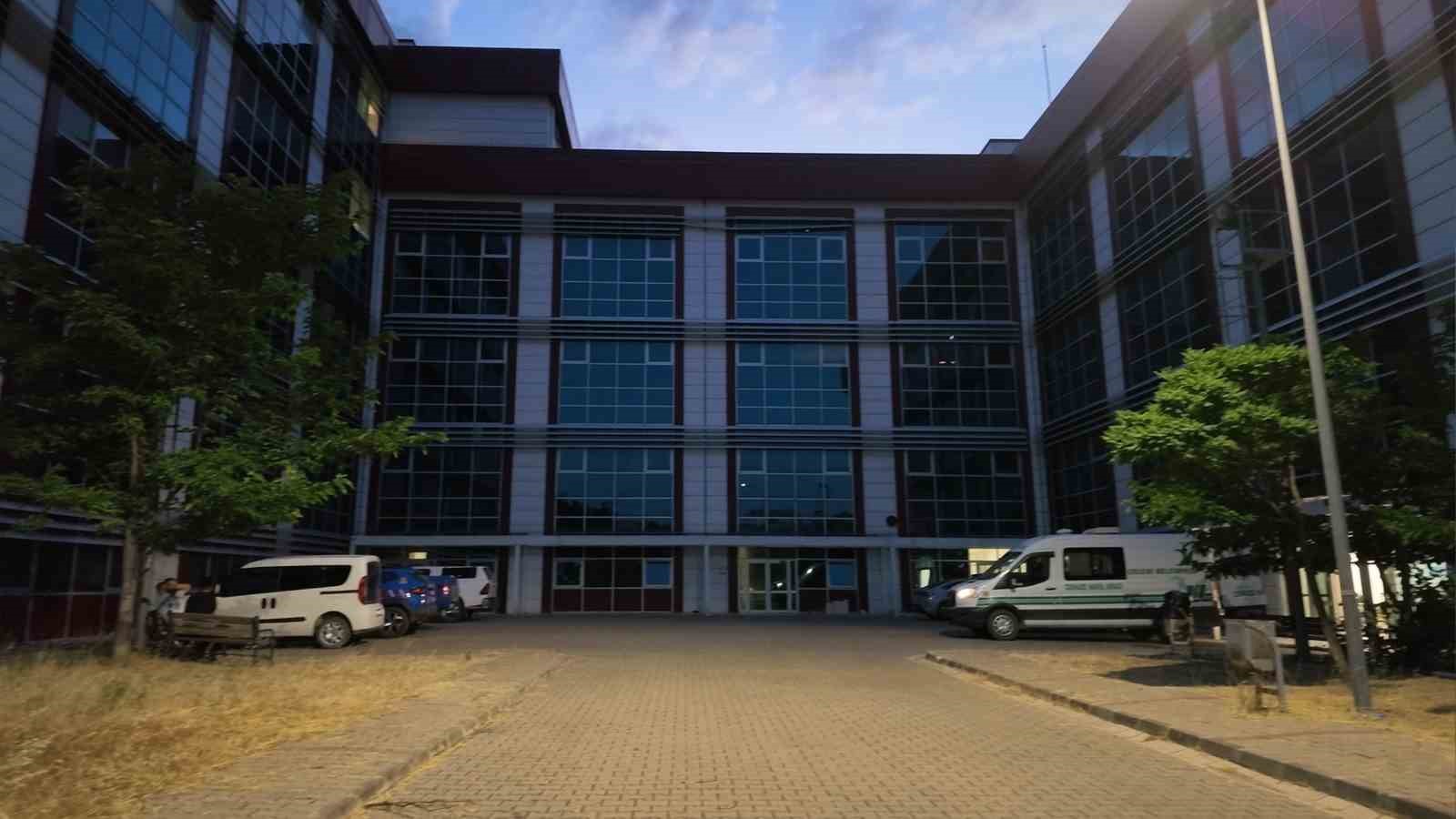 Kayıp ihbarından vahşet çıktı: Babasını parçalayıp tuvalete gömmüş