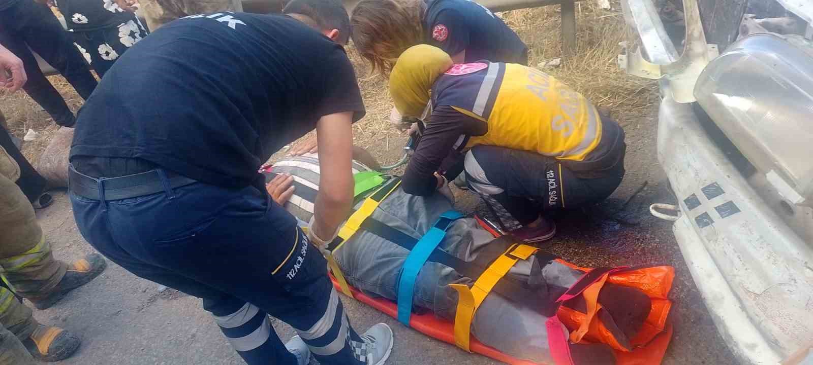 Susurluk’ta tır ile aracın çarpıştığı kazada 1 kişi yaralandı