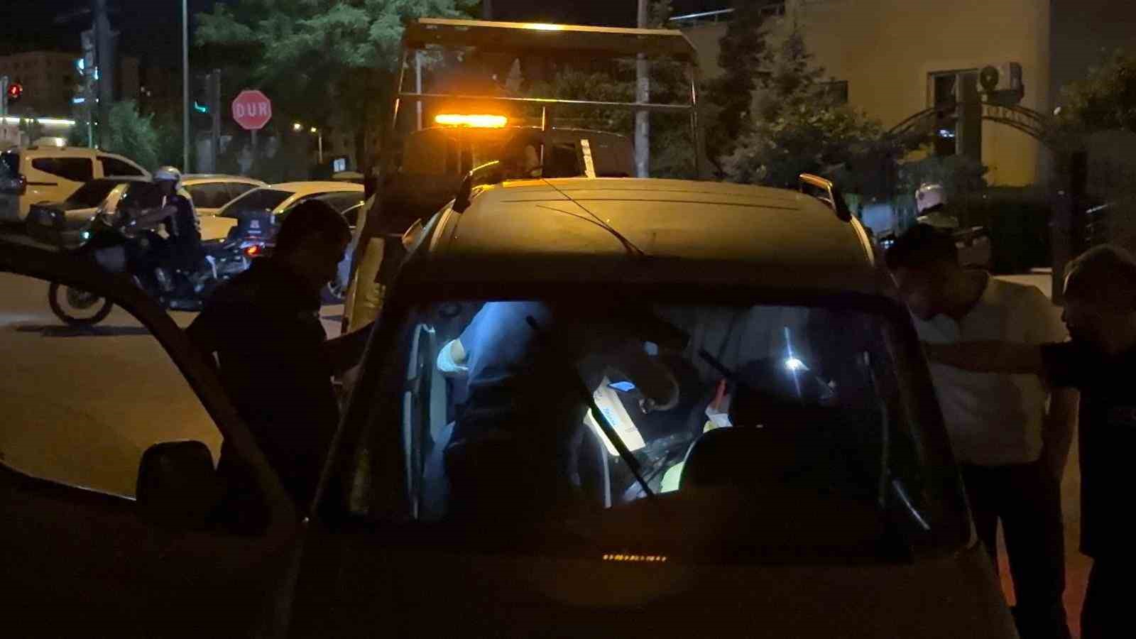 Kaza yaptığı aracıyla gitmek istedi, ekiplere zor anlar yaşattı