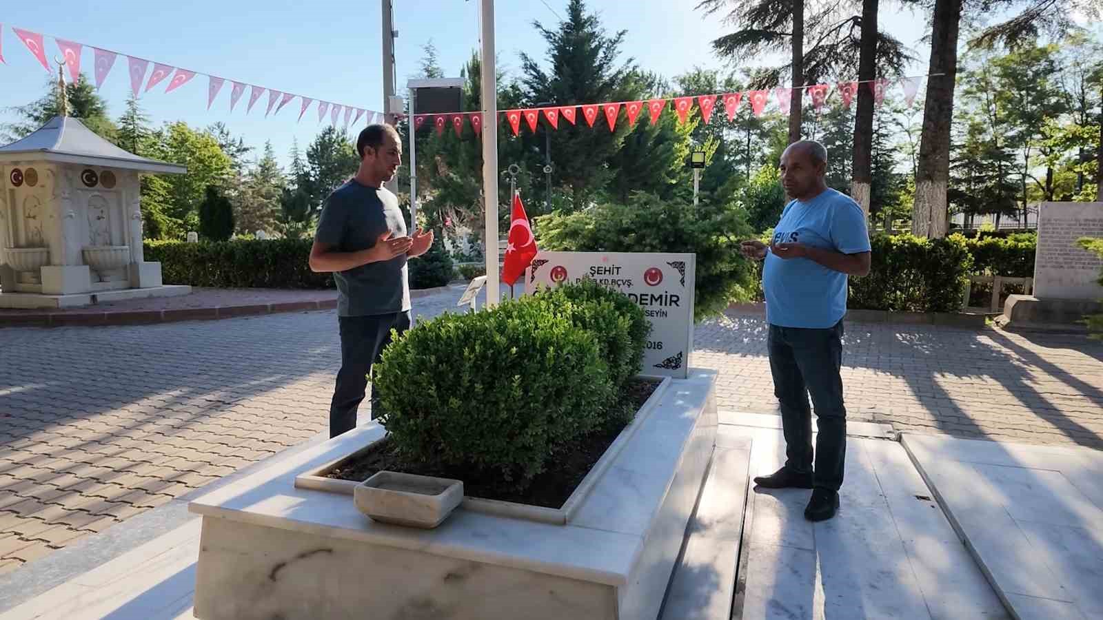 Türkiye’nin dört bir yanından şehit Ömer Halisdemir’in kabrine ziyaret