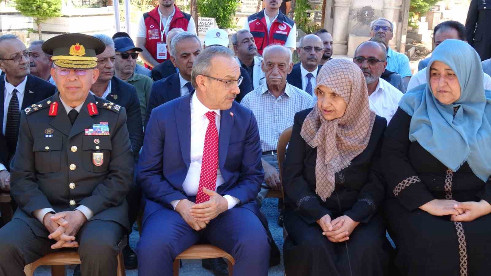 Malatya’da 15 Temmuz şehitleri mezarları başında anıldı
