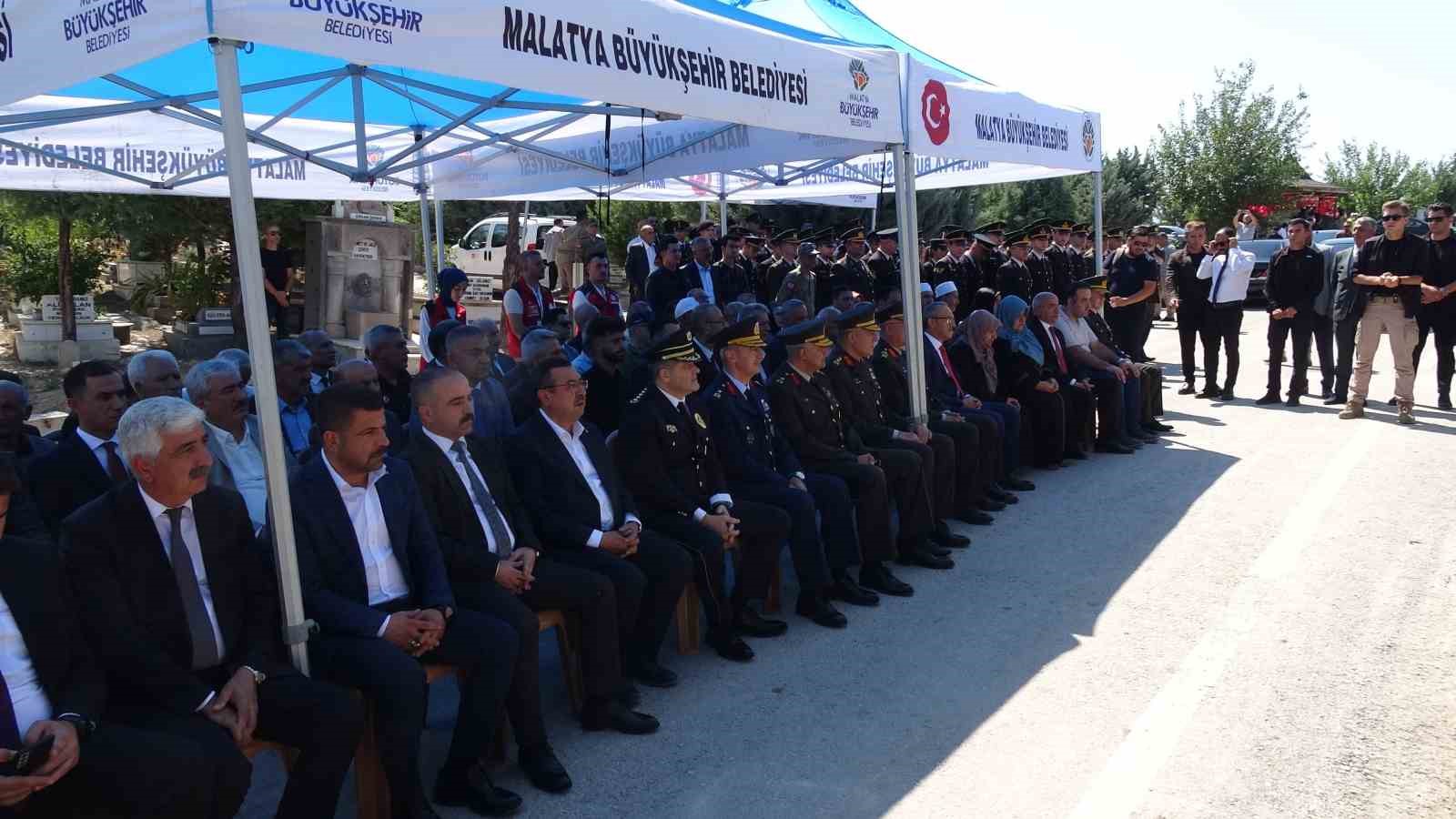 Malatya’da 15 Temmuz şehitleri mezarları başında anıldı