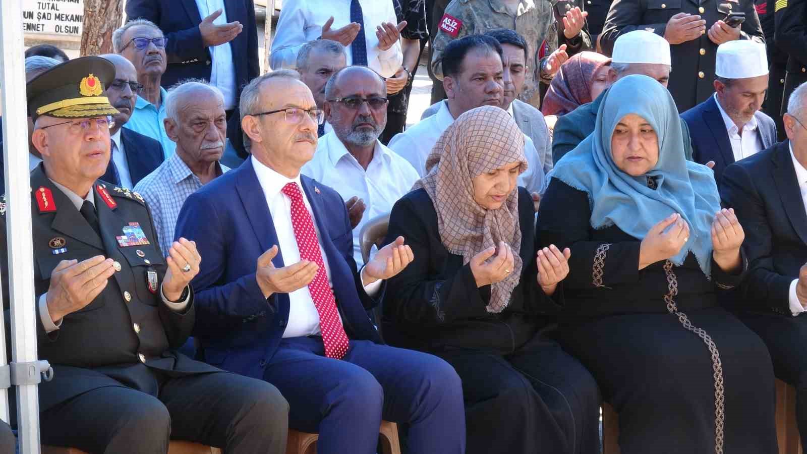 Malatya’da 15 Temmuz şehitleri mezarları başında anıldı