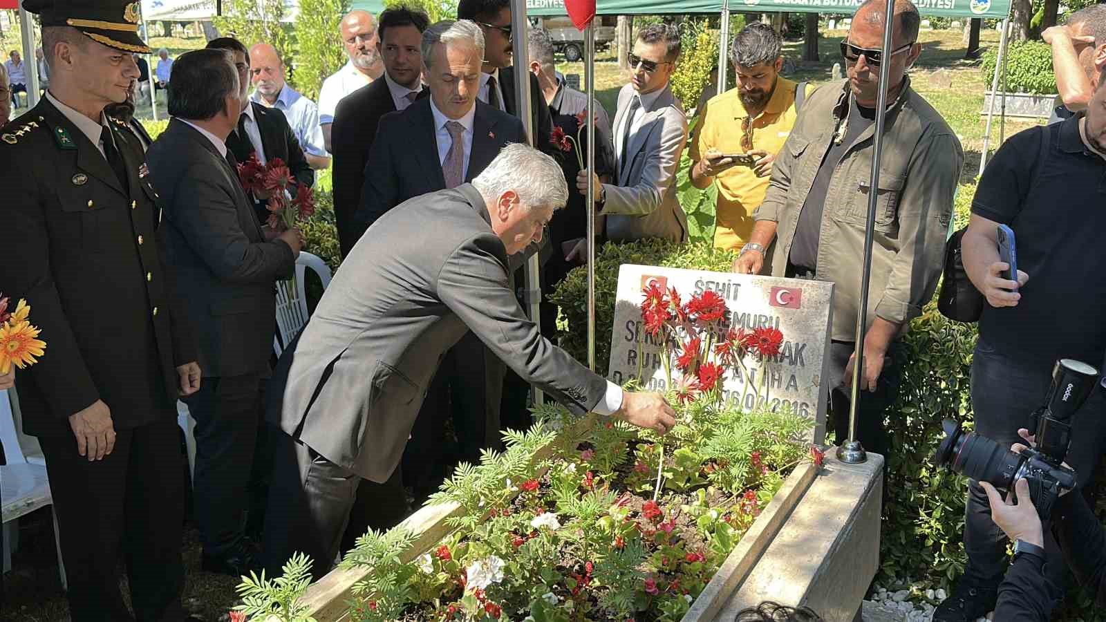 15 Temmuz şehidi, 10’uncu yıl dönümünde mezarı başında anıldı