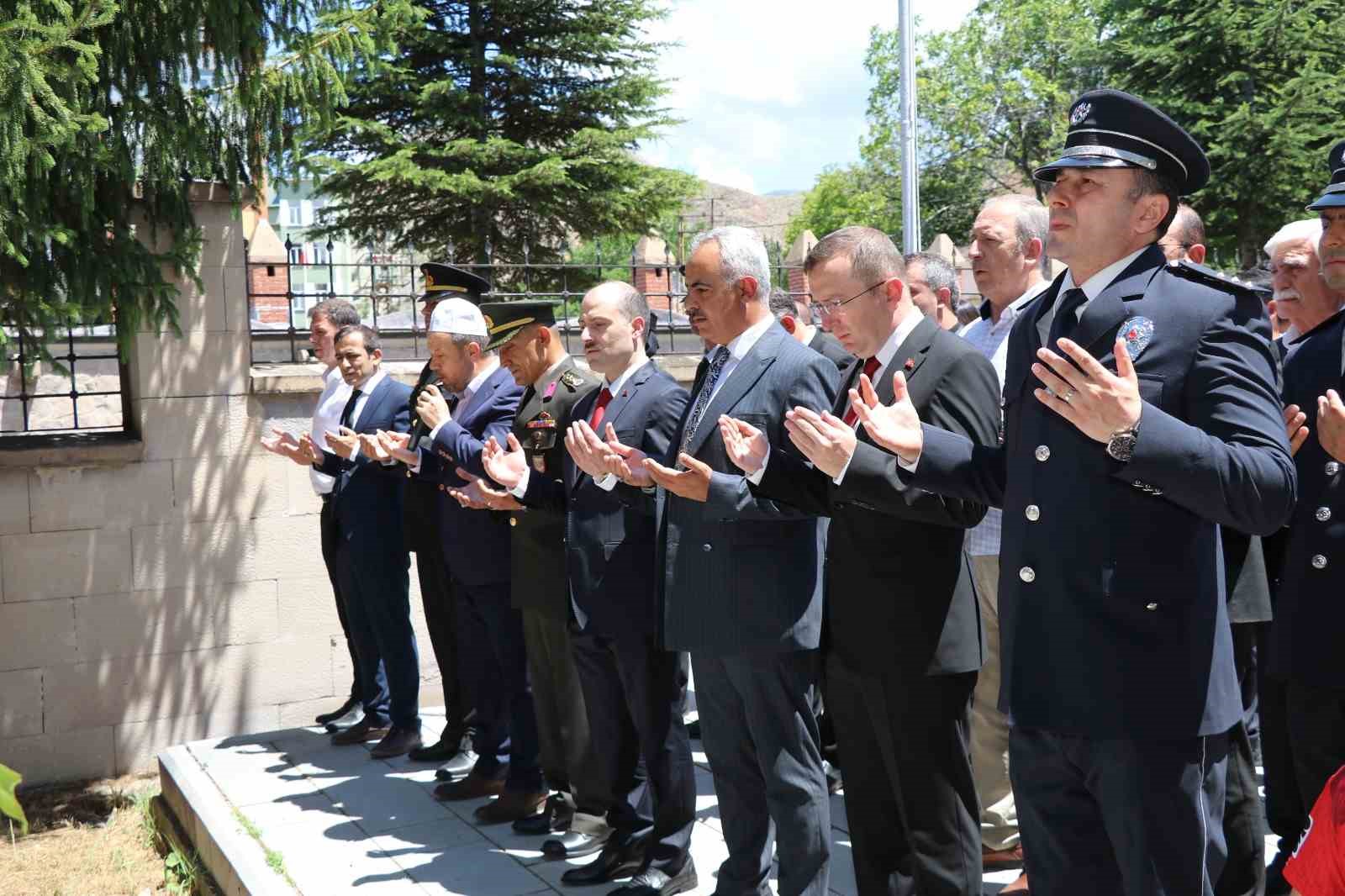 Oltu’da 15 Temmuz Şehitleri dualarla anıldı