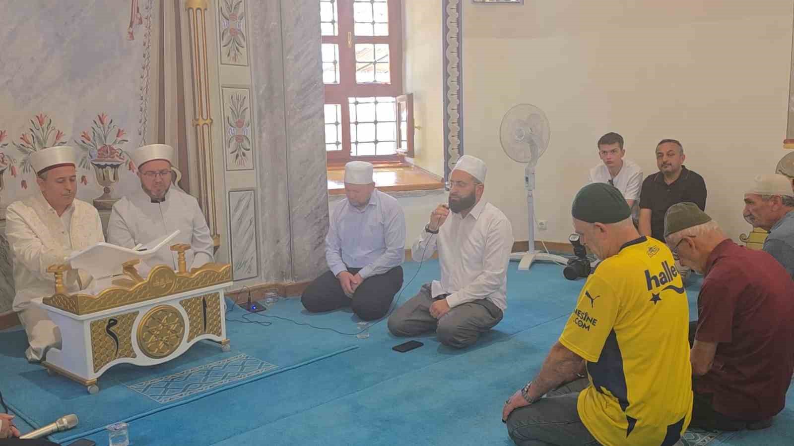Kütahya Ulu Camii’nde 15 Temmuz şehitleri için 2 bin 530 hatmin duası yapıldı