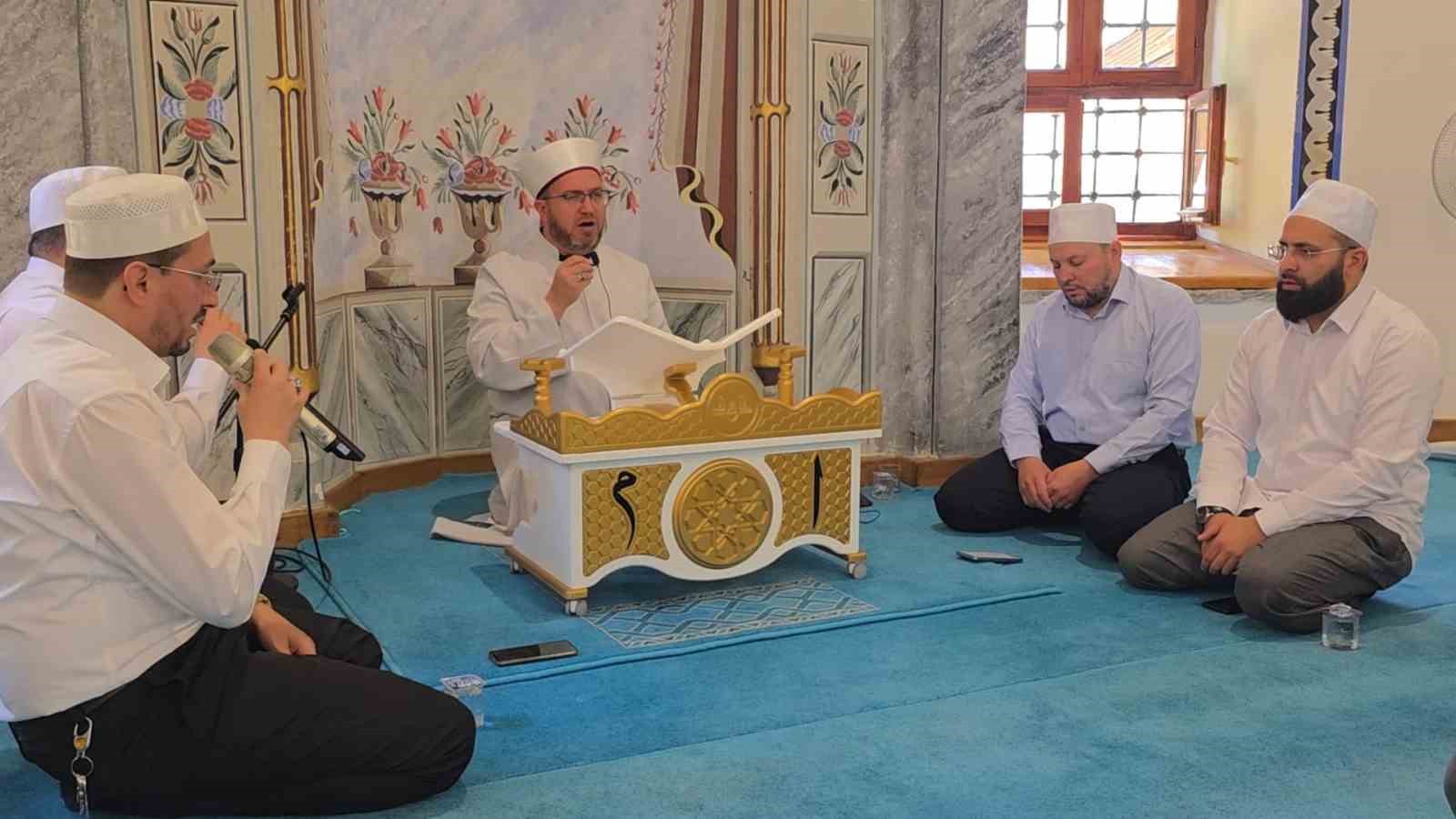Kütahya Ulu Camii’nde 15 Temmuz şehitleri için 2 bin 530 hatmin duası yapıldı