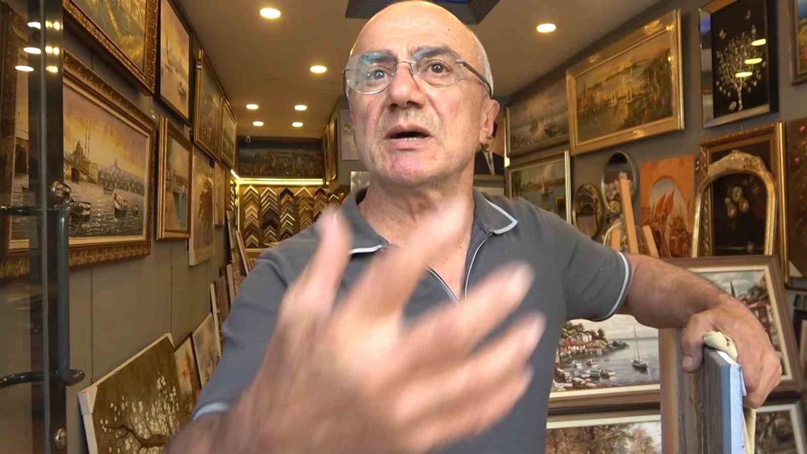 Yalova’da su borusu patladı, 4 iş yerini su bastı