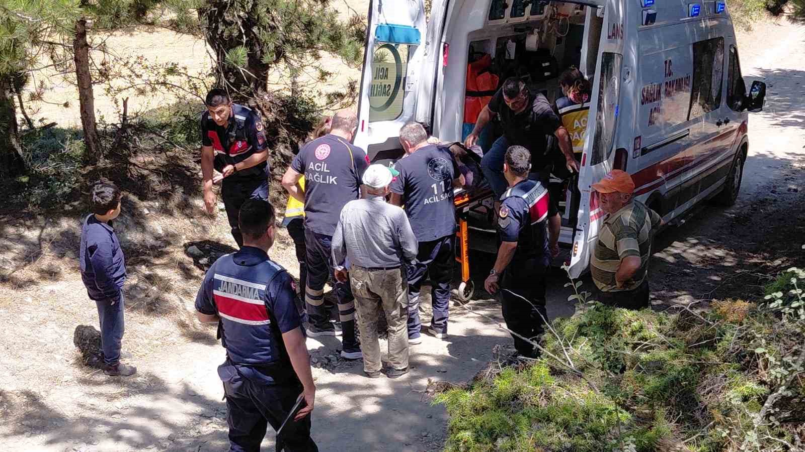 Bolu’da traktörden düşen 2 kişi yaralandı