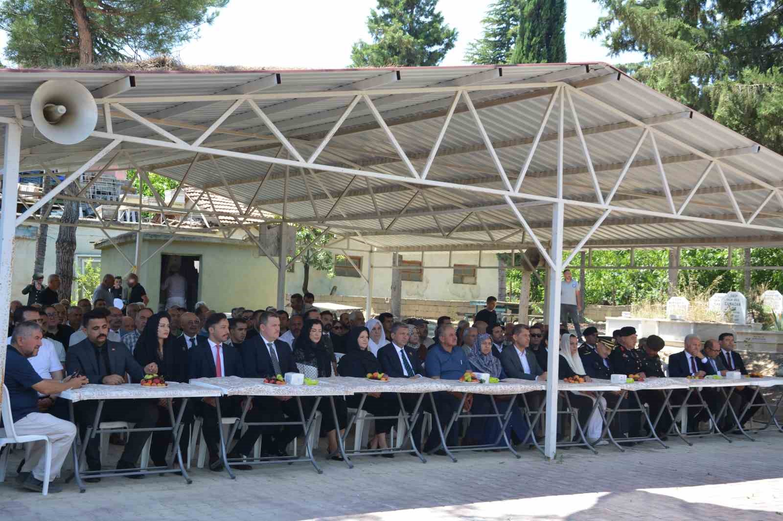 Korkuteli’nde 15 Temmuz şehidi Yasin Naci Ağaroğlu, mezarı başında anıldı