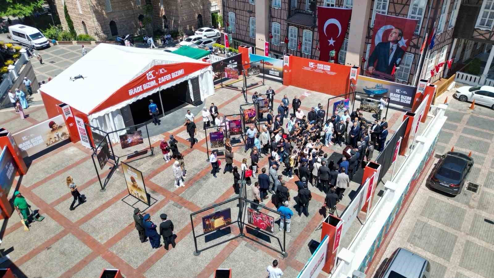 Bursa’da 15 Temmuz programı şehitleri anarak başladı