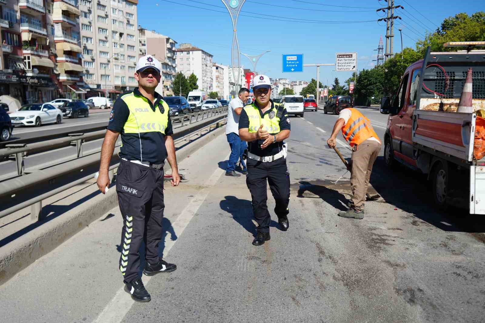 Yavaşlayan trafik zincirlemeye kazaya sebep oldu: 1’i çocuk 3 yaralı