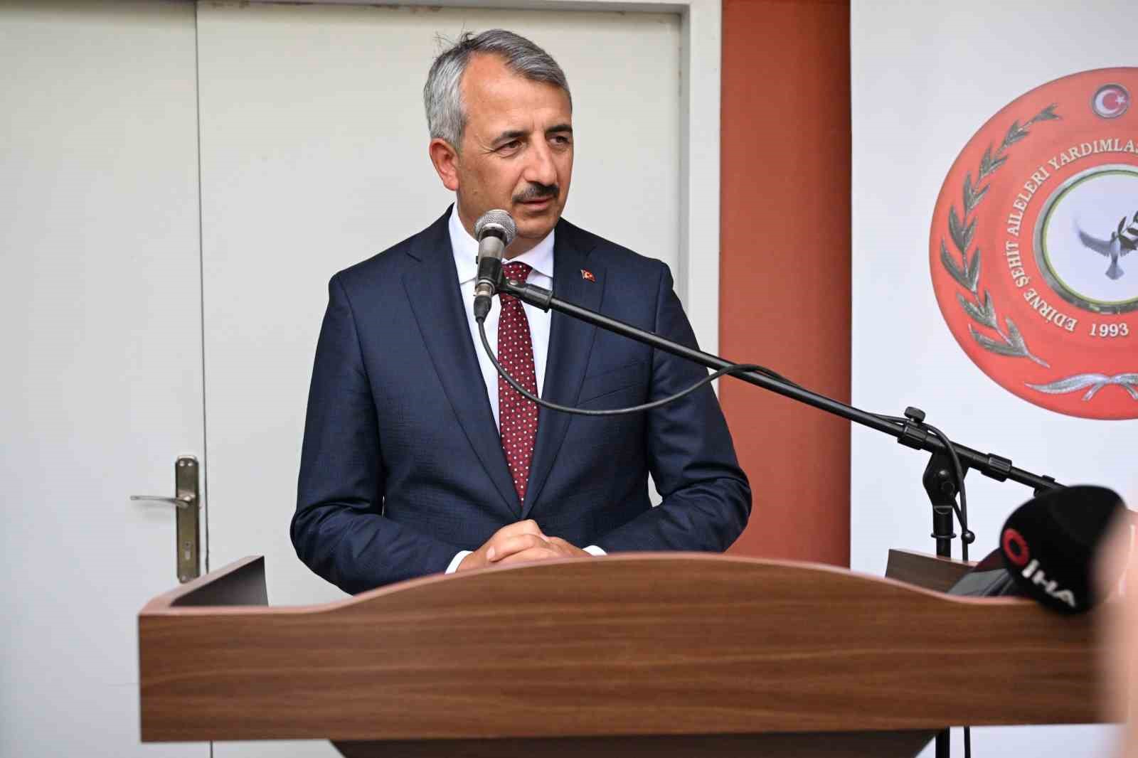Edirne’de şehit ailelerinin el emeği göz nuru ürünleri sergilendi