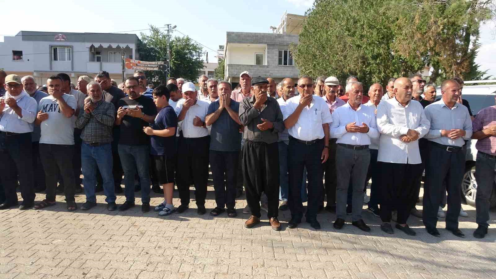Kilis’te eşi tarafından silahla vurularak öldürülen kadın son yolculuğuna uğurlandı
