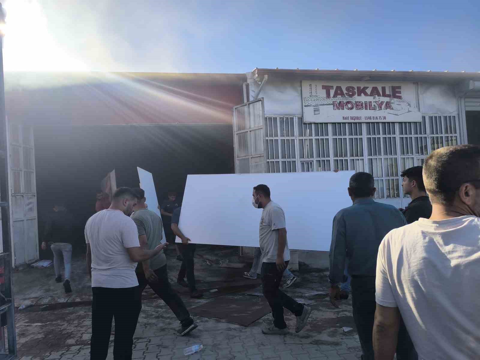 İş yerinde tüp patlaması sonrası yangın çıktı