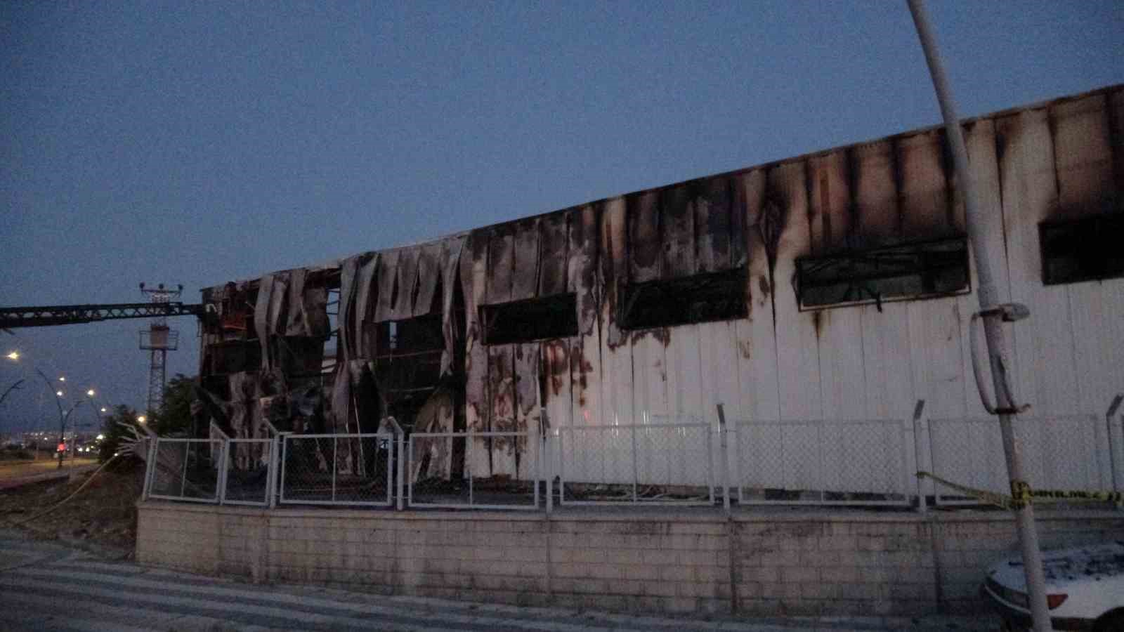 Malatya’da MOTAŞ bakım atölyesinde yangın
