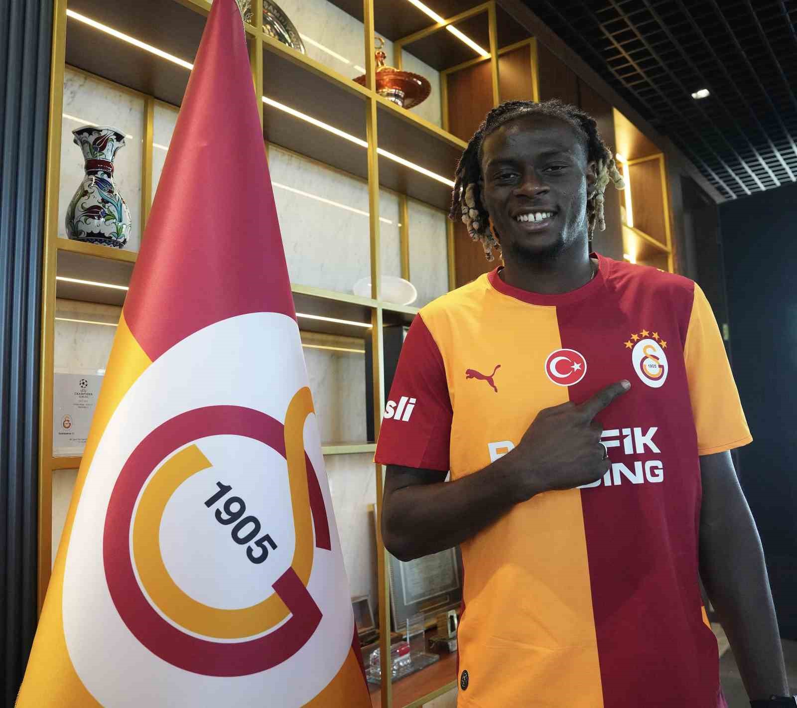 Galatasaray, Lesley Ugochukwu’yu kadrosuna kattı