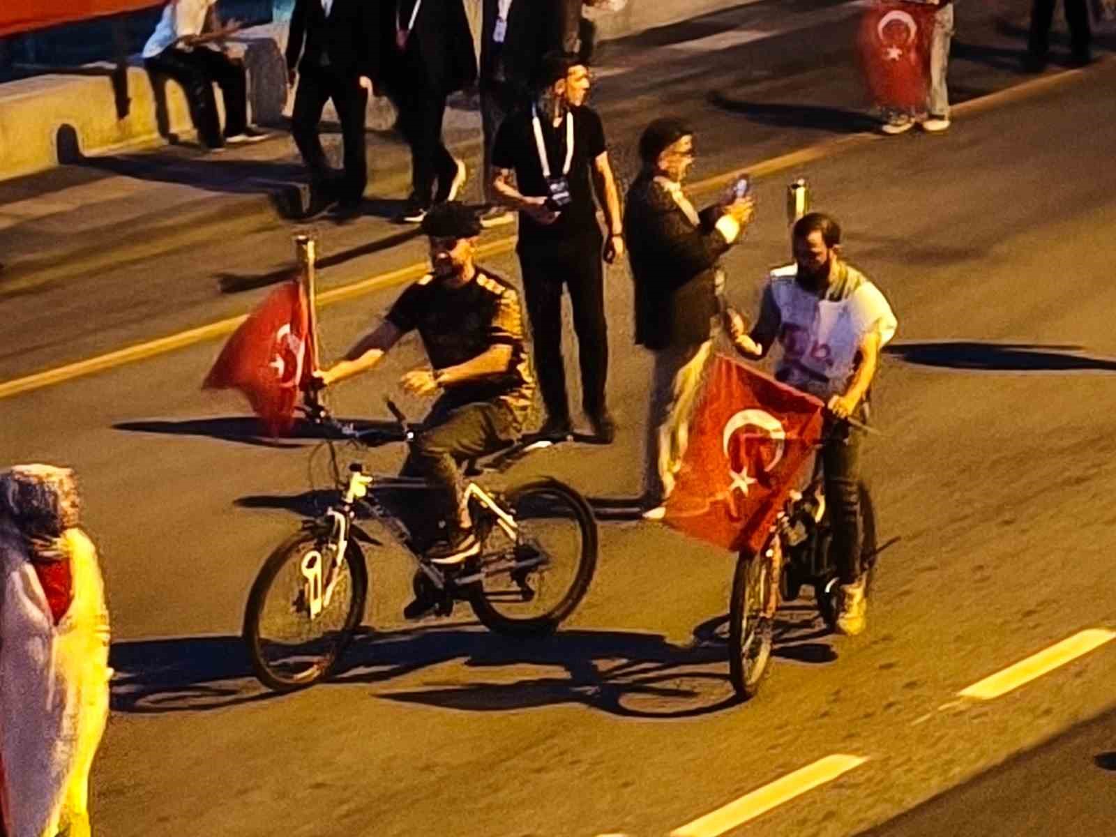 15 Temmuz’un 10. yıl dönümünde Cumhurbaşkanlığı Külliyesi’ne yürüyüş