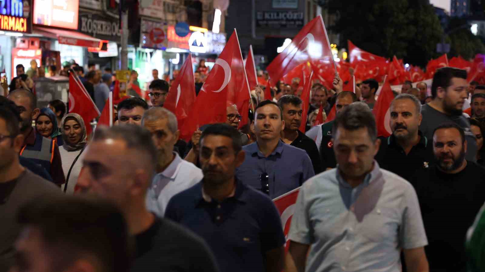 Kırşehirliler 15 Temmuz’un 10. yılında Cacabey Meydanı’nda buluştu