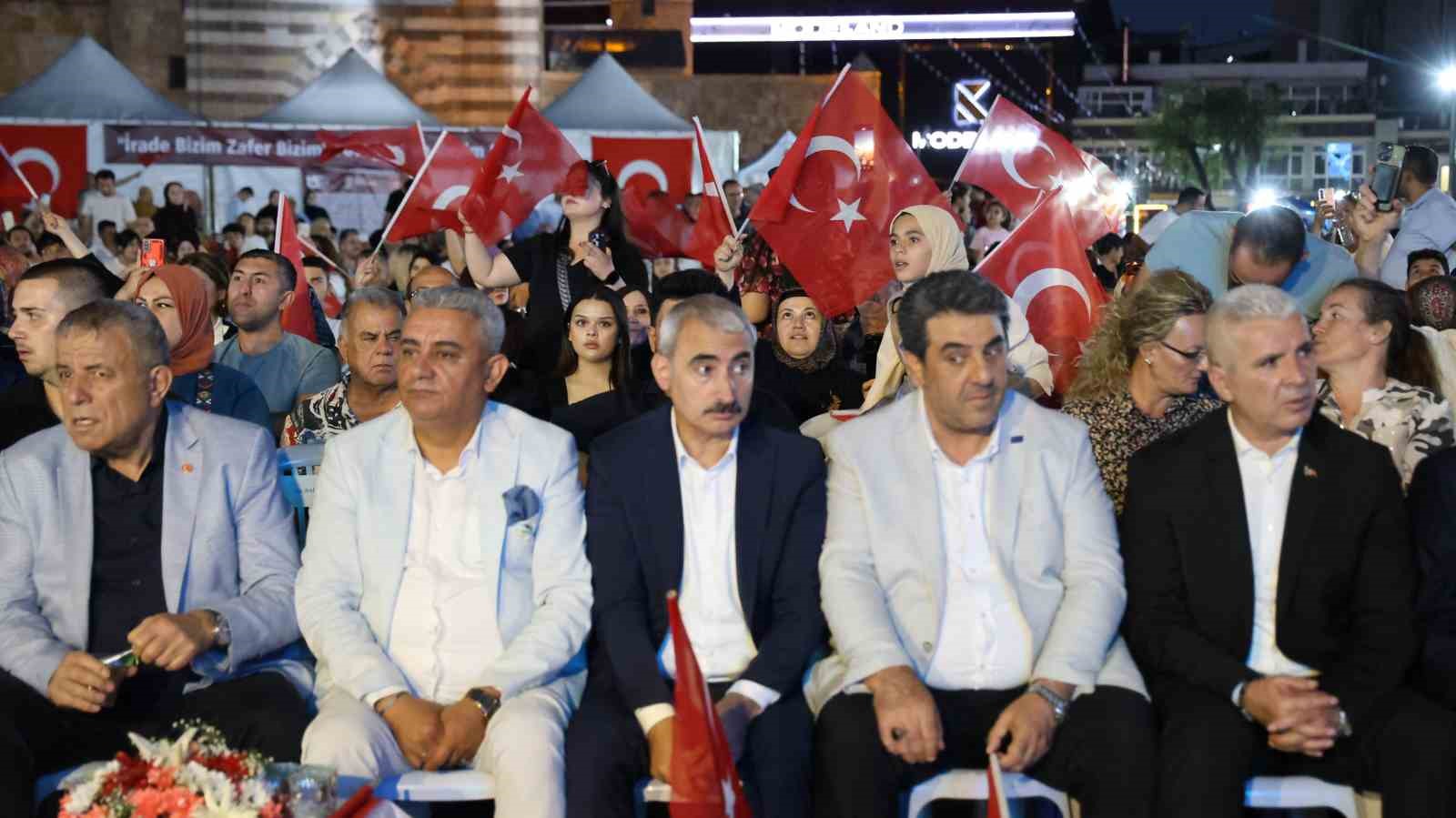 Kırşehirliler 15 Temmuz’un 10. yılında Cacabey Meydanı’nda buluştu