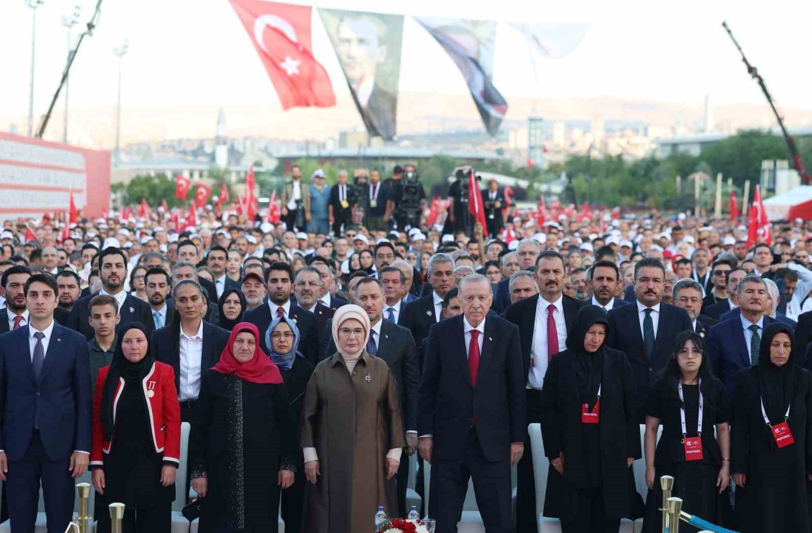 Emine Erdoğan: "15 Temmuz, tarihi bir dönüm noktasıdır"