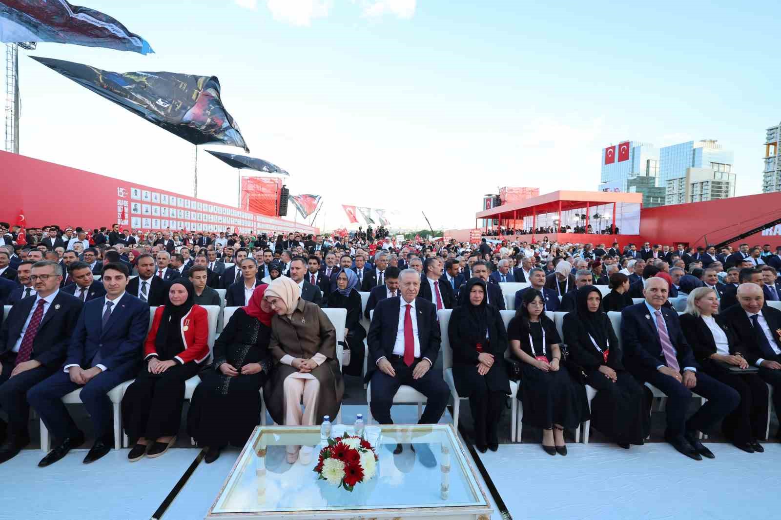 Cumhurbaşkanı Erdoğan: "Terör örgütleri için artık deniz tükenmiştir"