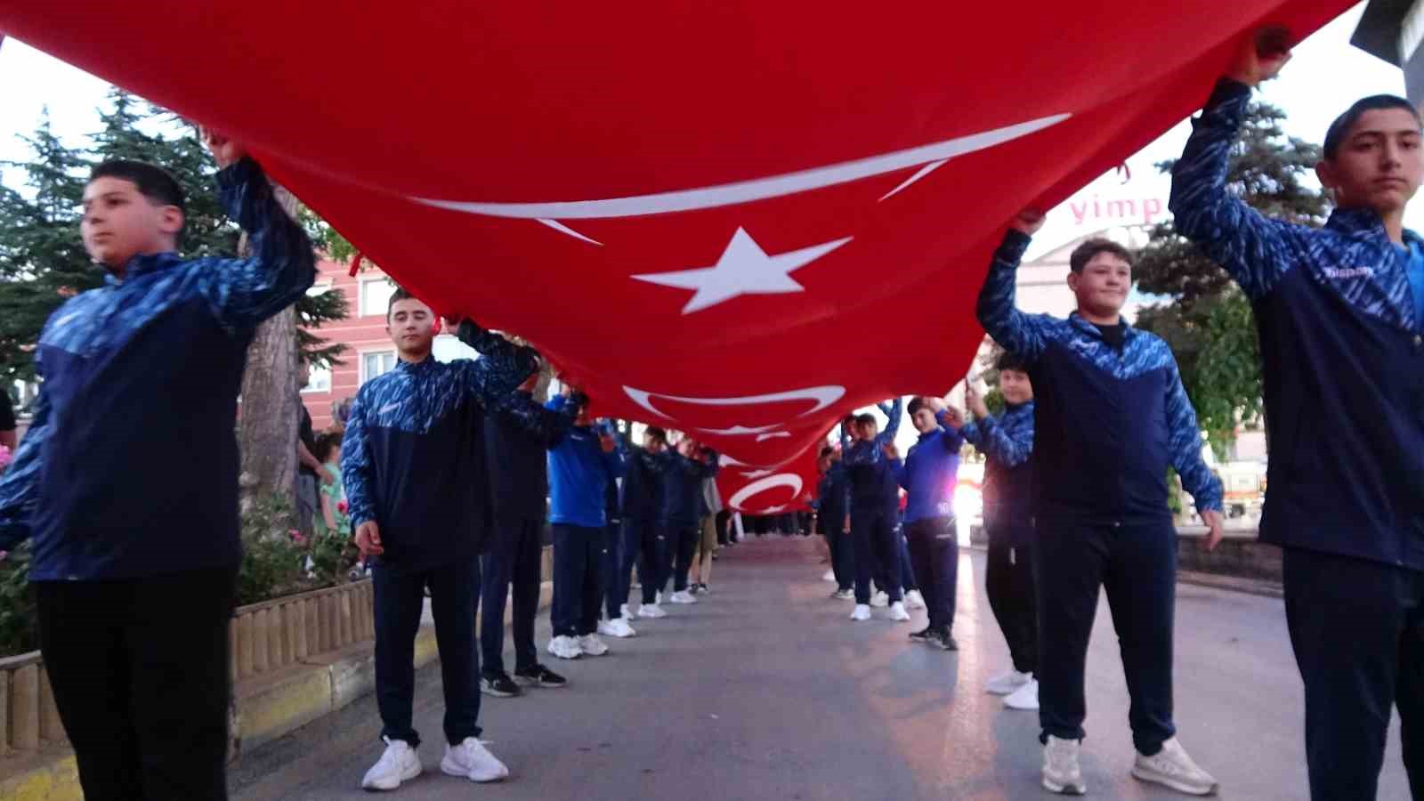 Yozgatlılar Demokrasi ve Milli Birlik Günü’nde meydanı doldurdu